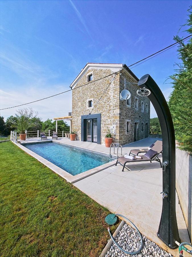 Villa Carica Krasica  Buitenkant foto
